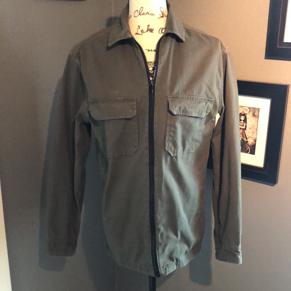 Unisex original use jacket with side pockets and chest pockets